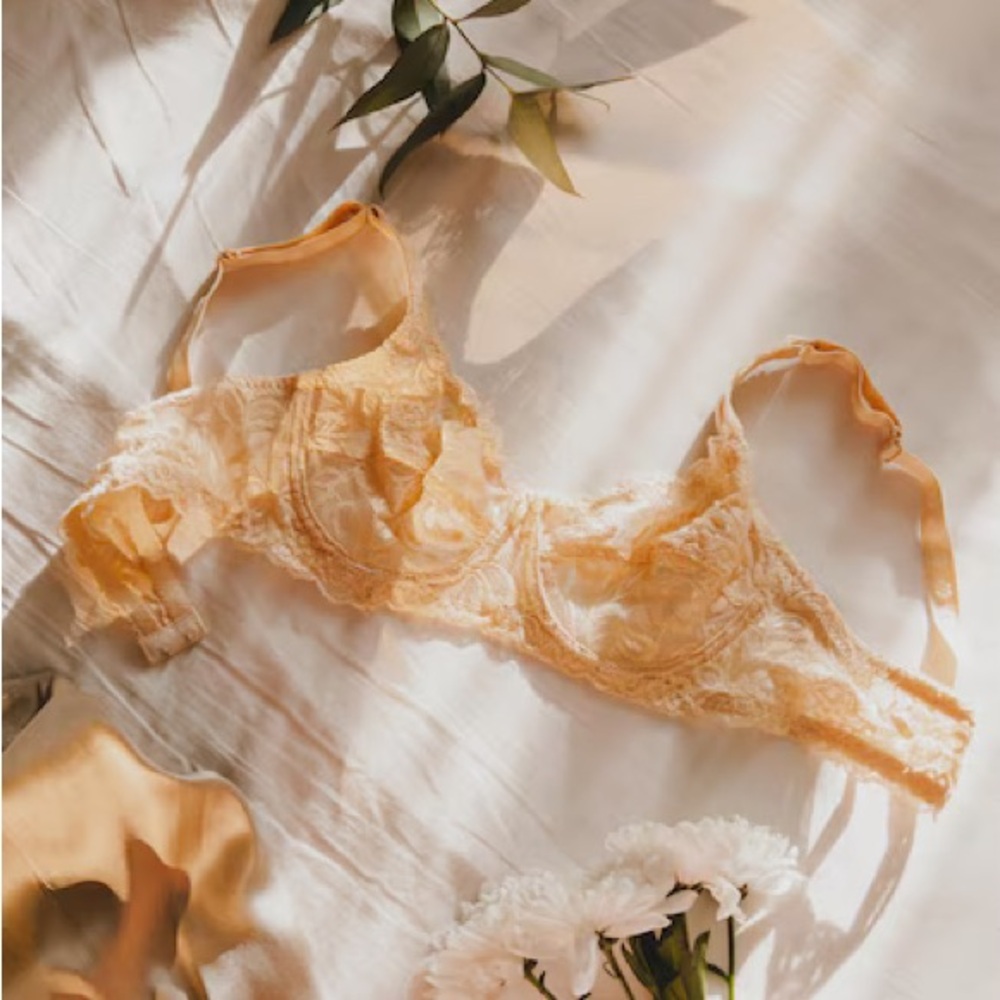 Beautiful Bra Closet Clear Out ❤️💕 Many to choose from!!! 💕